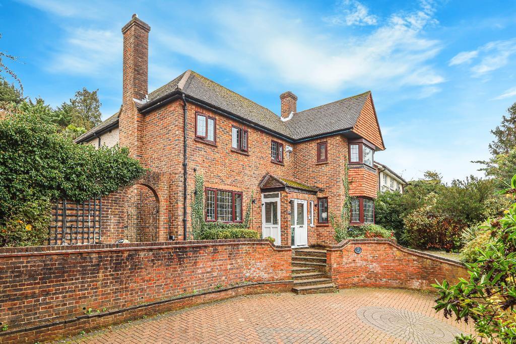 4-bed detached on Selsdon Road, South Croydon, CR2 0DD, £900,000