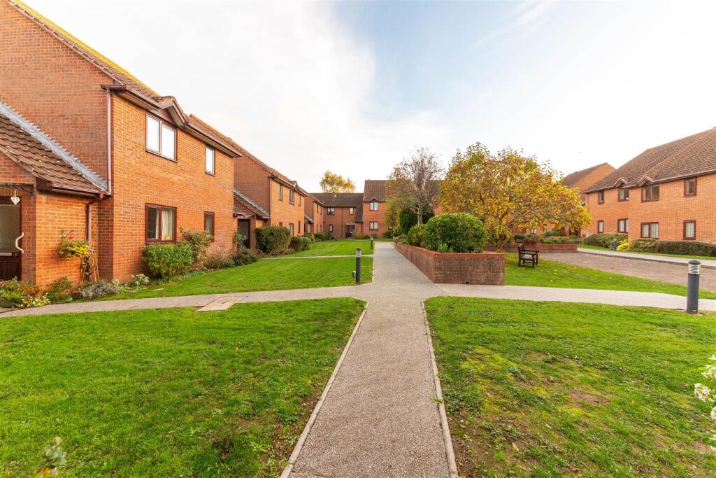 Fallodon Way | Henleaze photo 3