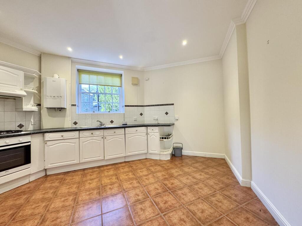 Apartment in Truro - More