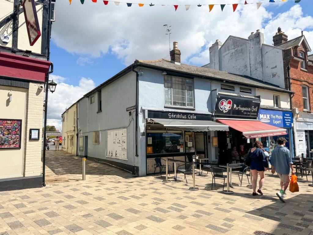 Main image of property: High Street, Littlehampton, BN17