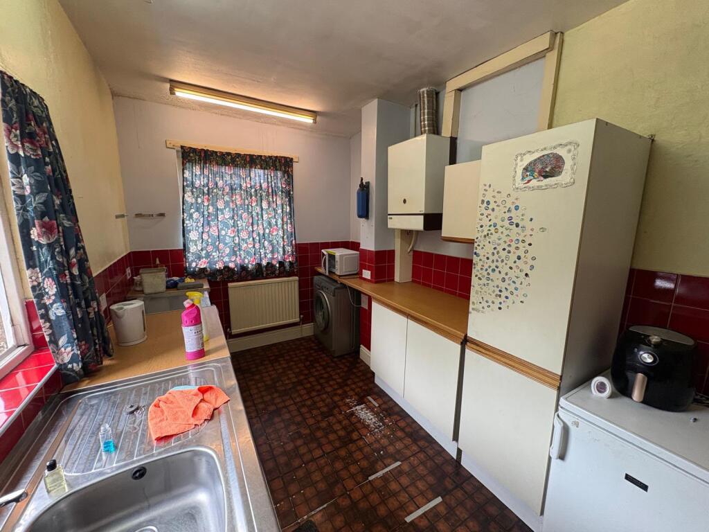 214, Stockport Road, Edgeley photo 3