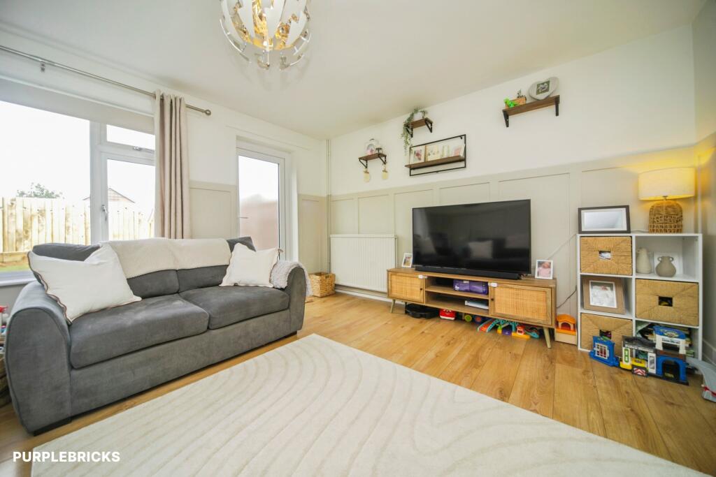 House in Ipswich, Brookwood, Pinewood - View 4