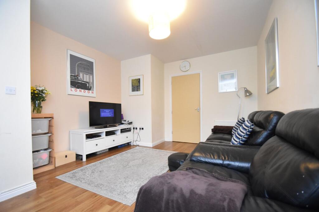 Wren Close, St. Ives, PE27 photo 3