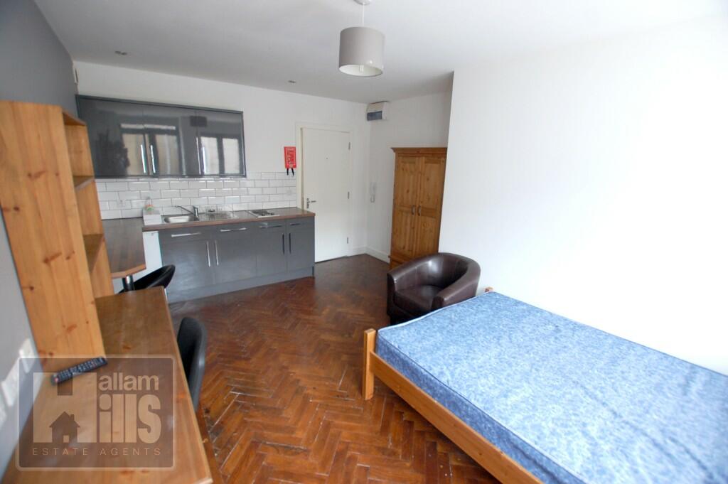 Studio flat for rent