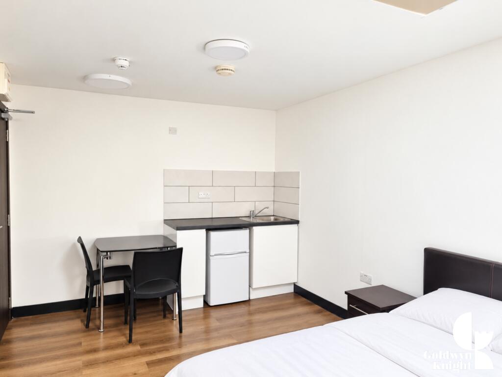Apartment in London - View 5
