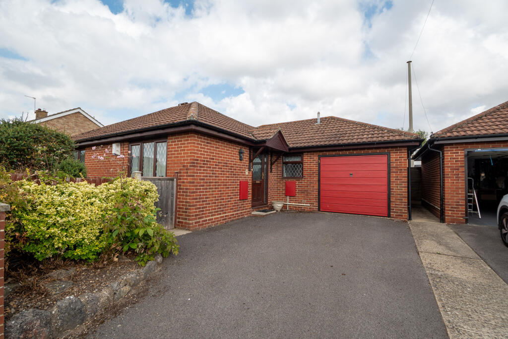 Main image of property: New Road, Fair Oak, SO50