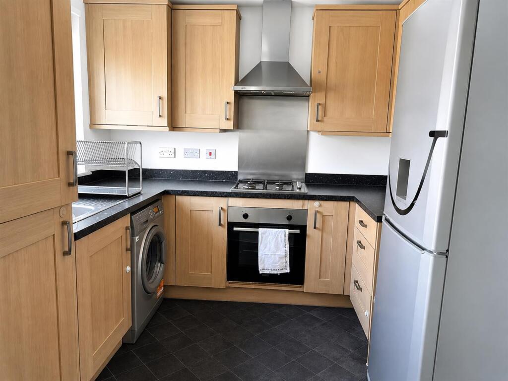 House in Slough - View 2