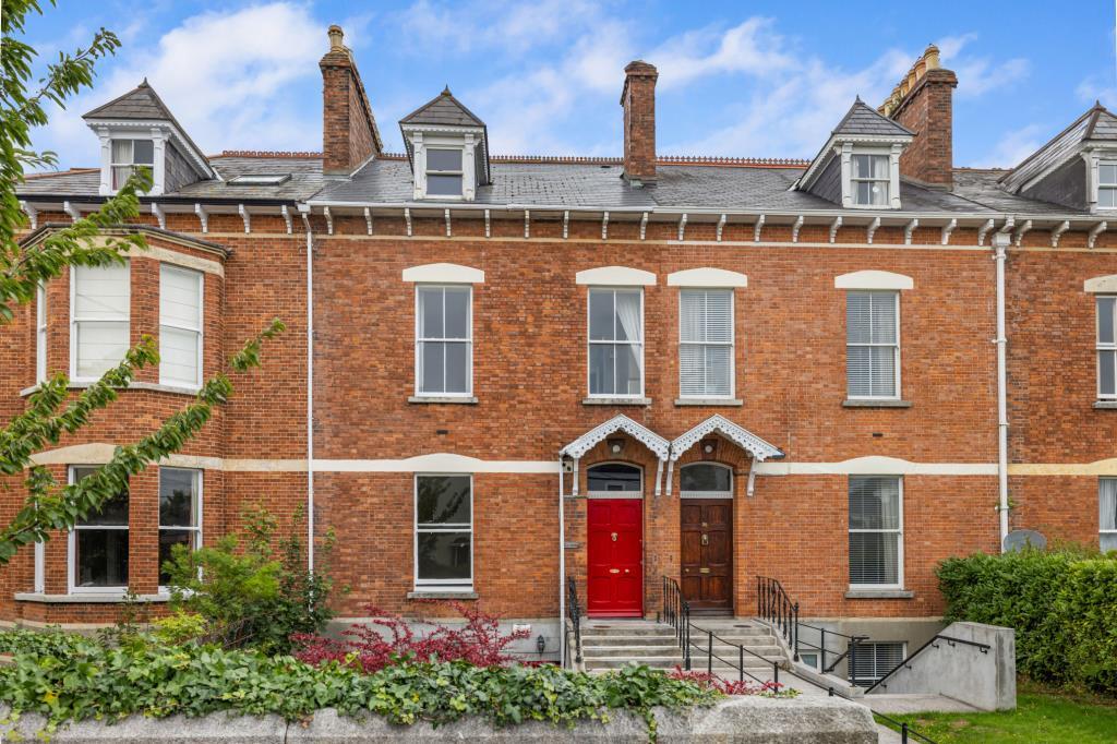 Main image of property: 27 Cambridge Terrace, York Road, Dun Laoghaire, Co Dublin, A96 H2T7