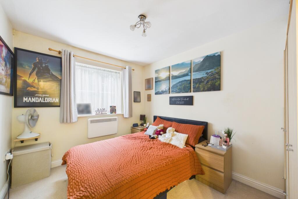 Apartment in Luton - View 5