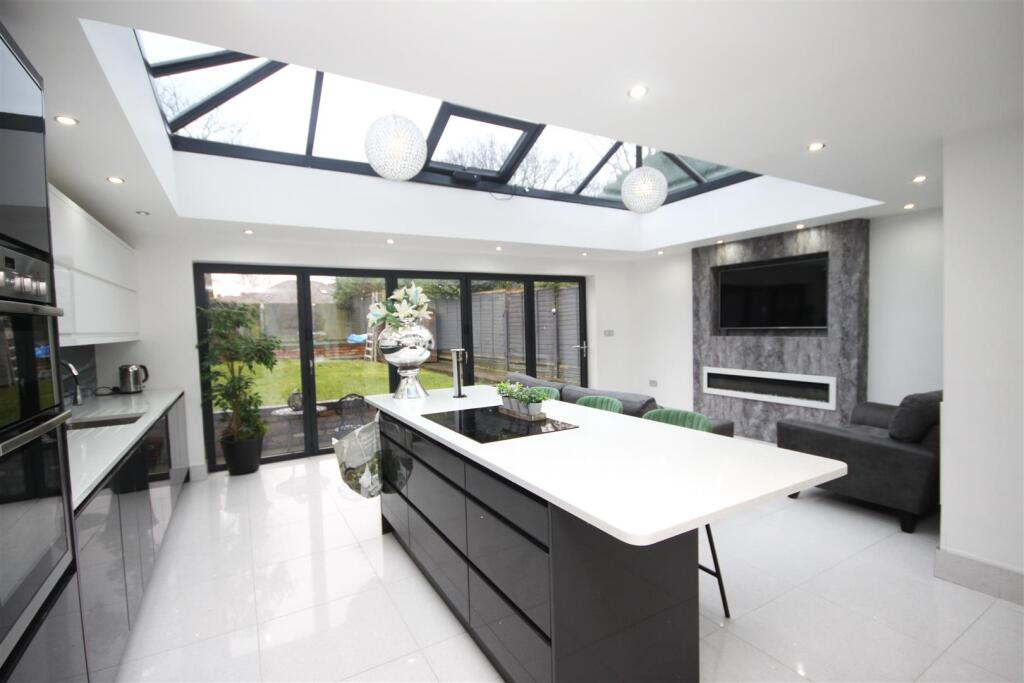 3-bed semi-detached on Tower Hill, Ormskirk, £399,950