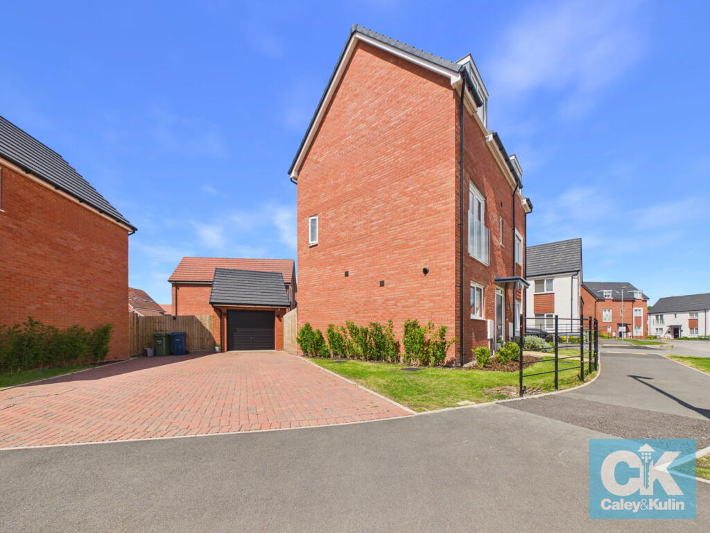 Delphinium Place, Littleworth, Stafford, ST17 4FR photo 2