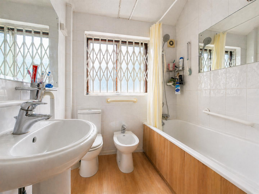 Marlborough Road, Southall, UB2 - More
