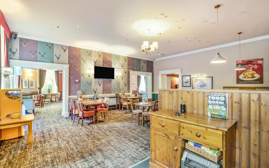 8690270-interior69.jpg