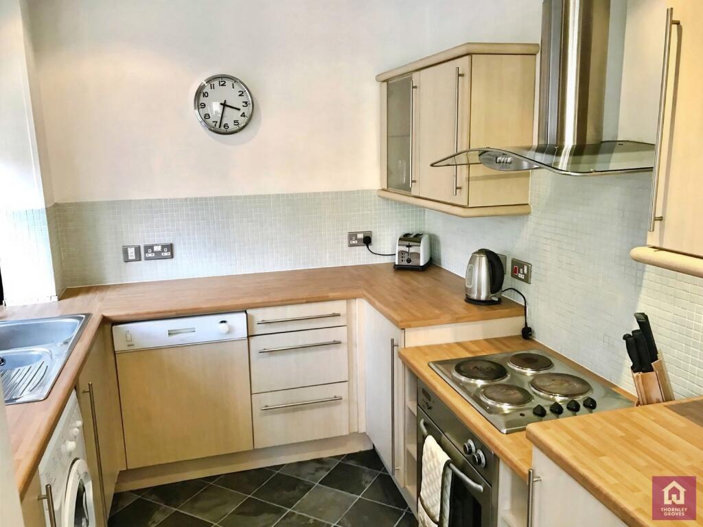 Apartment in Manchester, Civic Quarter, City Centre - View 4