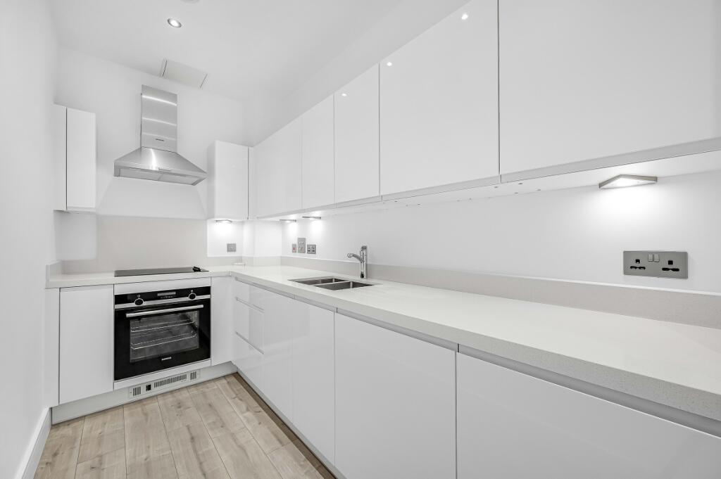 Apartment in London, Southbury - View 2