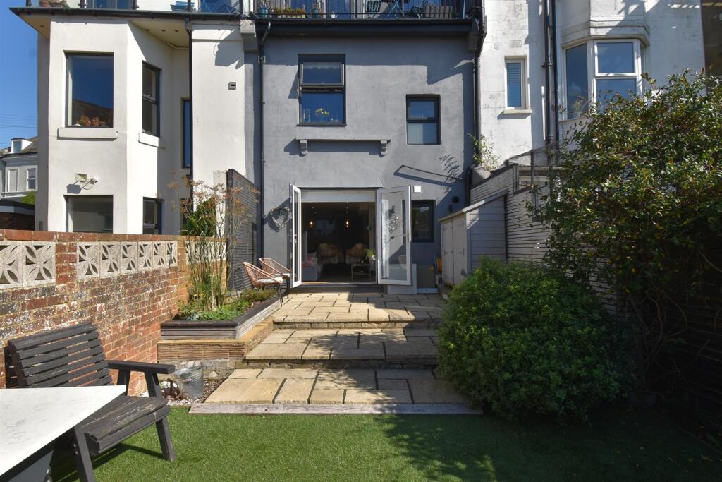 Apartment in Tonbridge - View 4