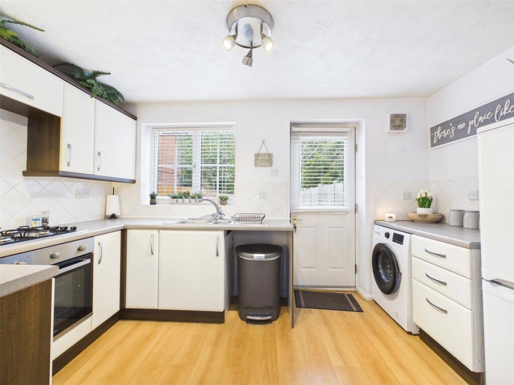 House in Worcester, Lyppard Grange, Warndon - View 4