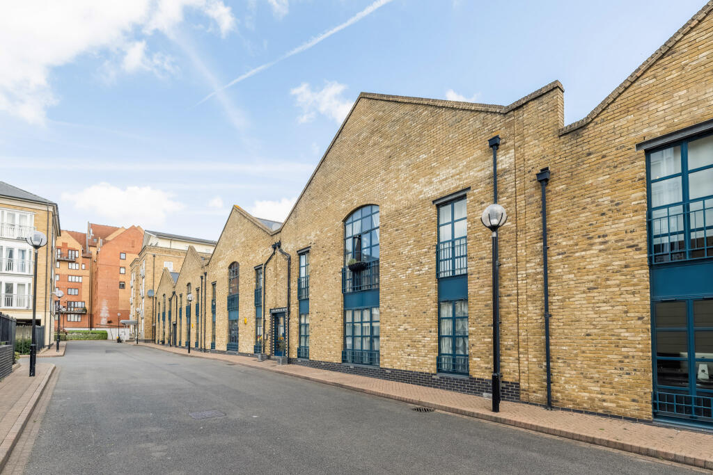Main image of property: Millennium Drive, London, E14