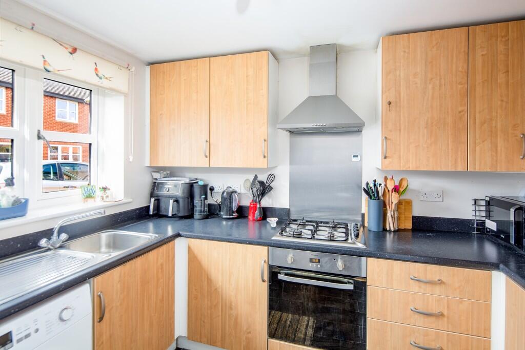 Poppy Close, Ambrosden, OX25 2AJ photo 2