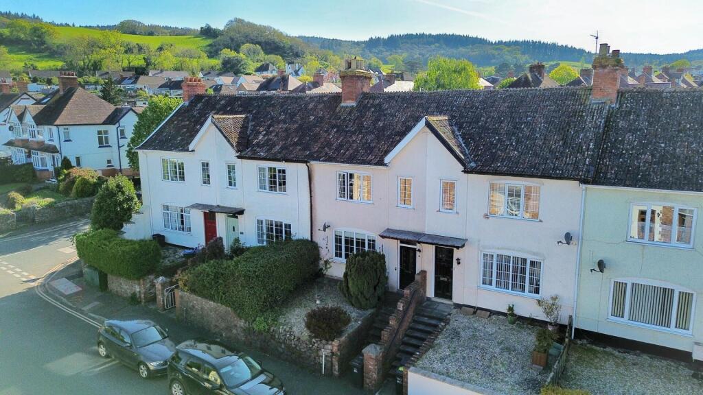 Main image of property: Cher, Minehead
