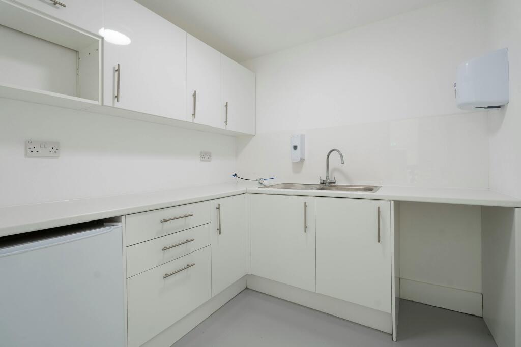 IW260325CAE10124.jpg