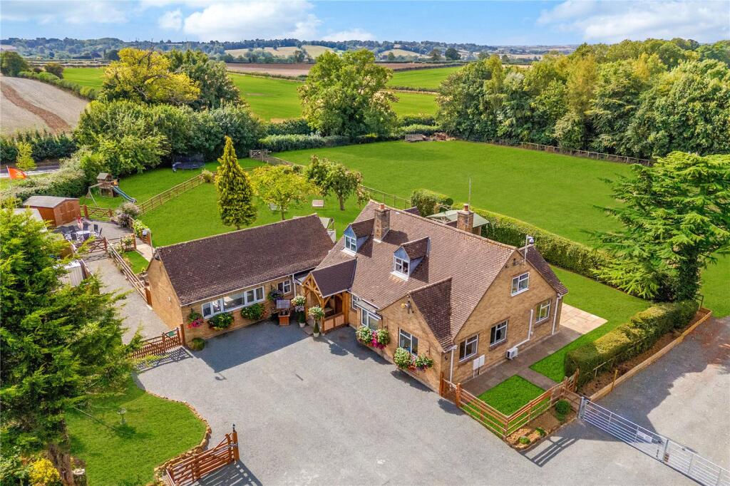 Main image of property: Cropredy Lane, Williamscot, Oxfordshire, OX17