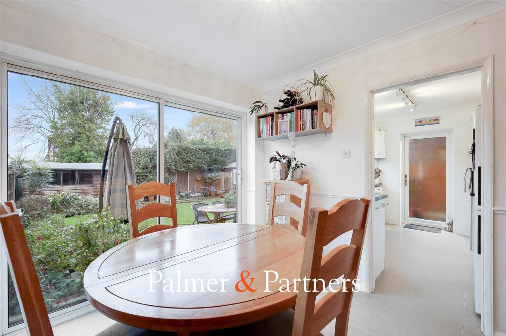 House in Chelmsford, Meadgate, Great Baddow - More
