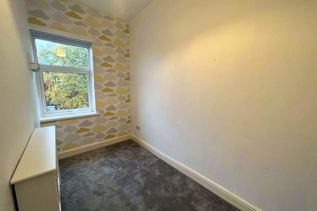 House in Stockport, Heaton Norris, Shaw Heath - View 4