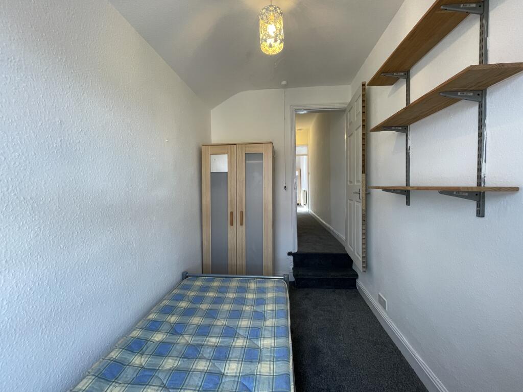 4 bedroom semi-detached house for rent