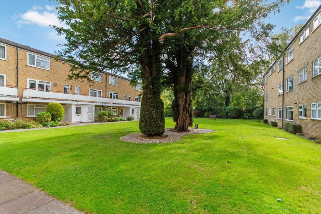 House in Reigate and Banstead, Banstead - View 2
