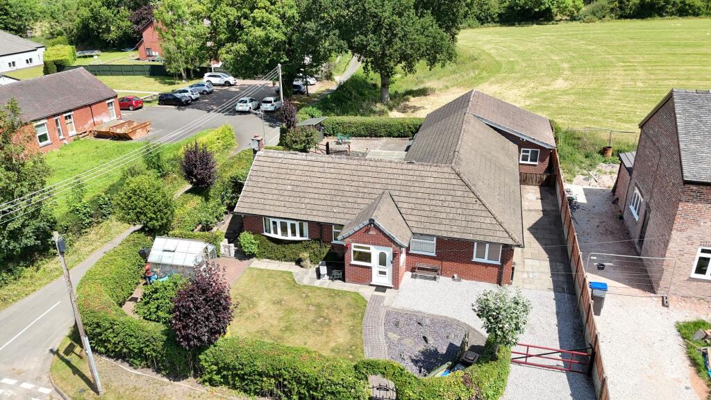 5-bed detached on Moss Lane, Cheadle, ST10, £500,000