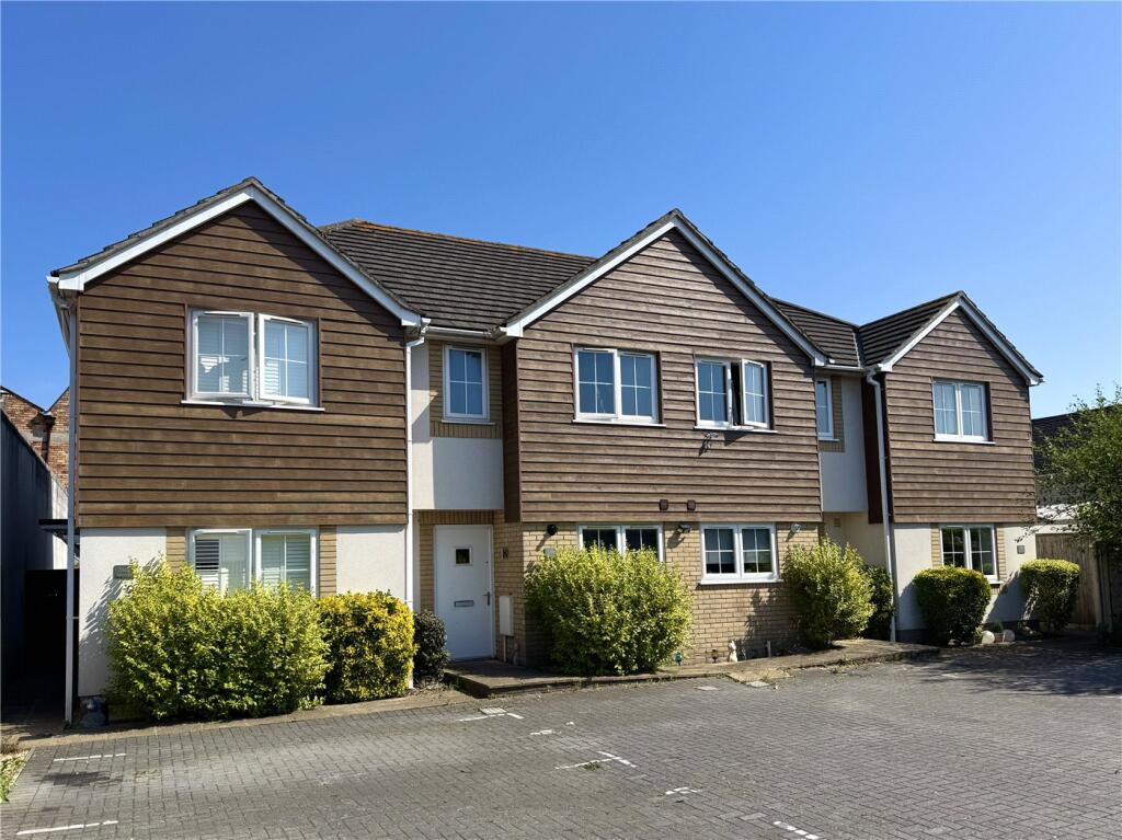 Main image of property: St Clements Road, Parkstone, Poole, BH15