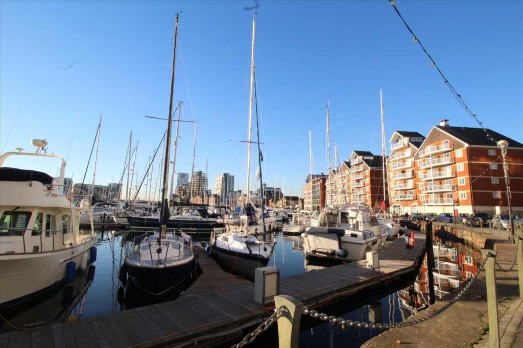 Main image of property: Neptune Square, Ipswich, IP4