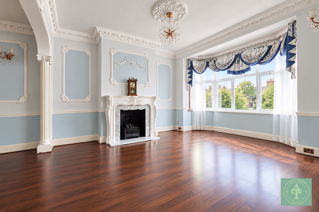 House in London - View 2