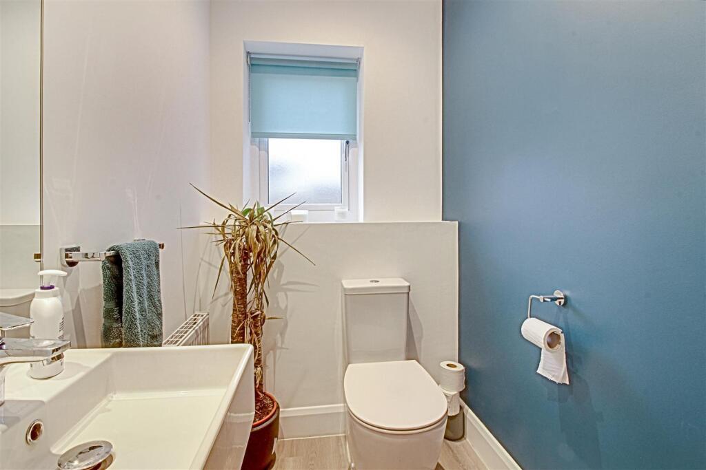 Warham Close, West Cheshunt photo 4