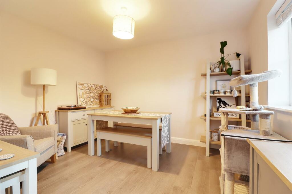 Beaumont Drive, Beverley - View 5