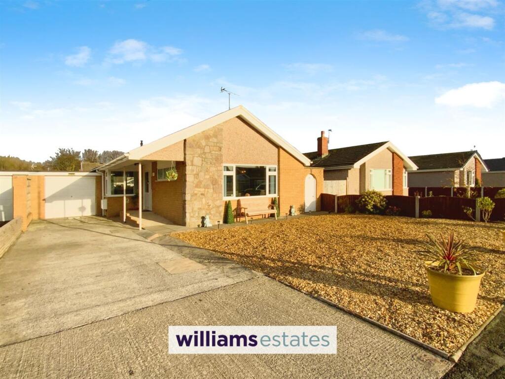2-bed detached on Conwy Avenue, Rhuddlan, LL18, £285,000