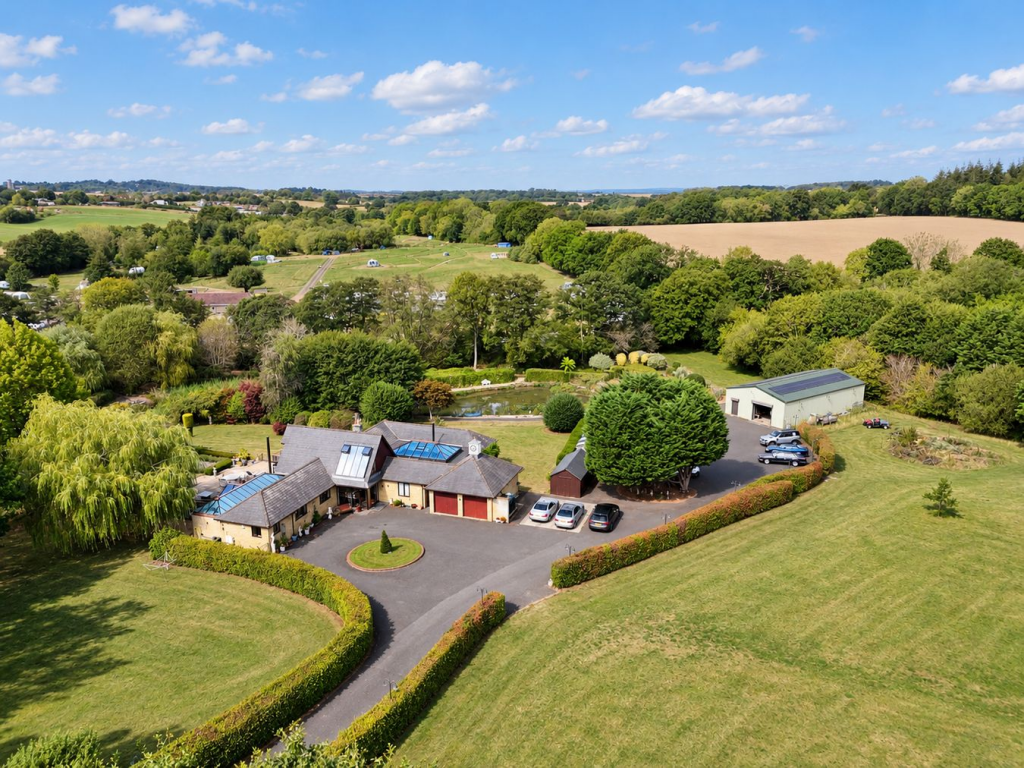 House in Woodlands, Horton Heath, Horton - View 4