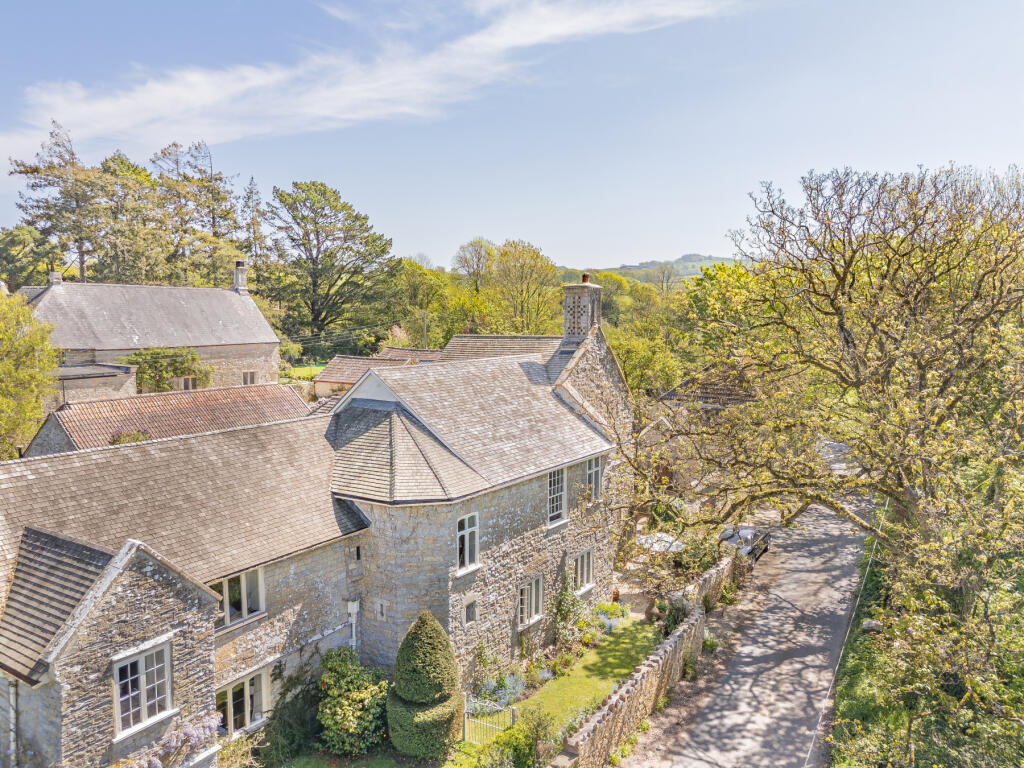 3-bed semi-detached on Weycroft, Axminster, £745,000
