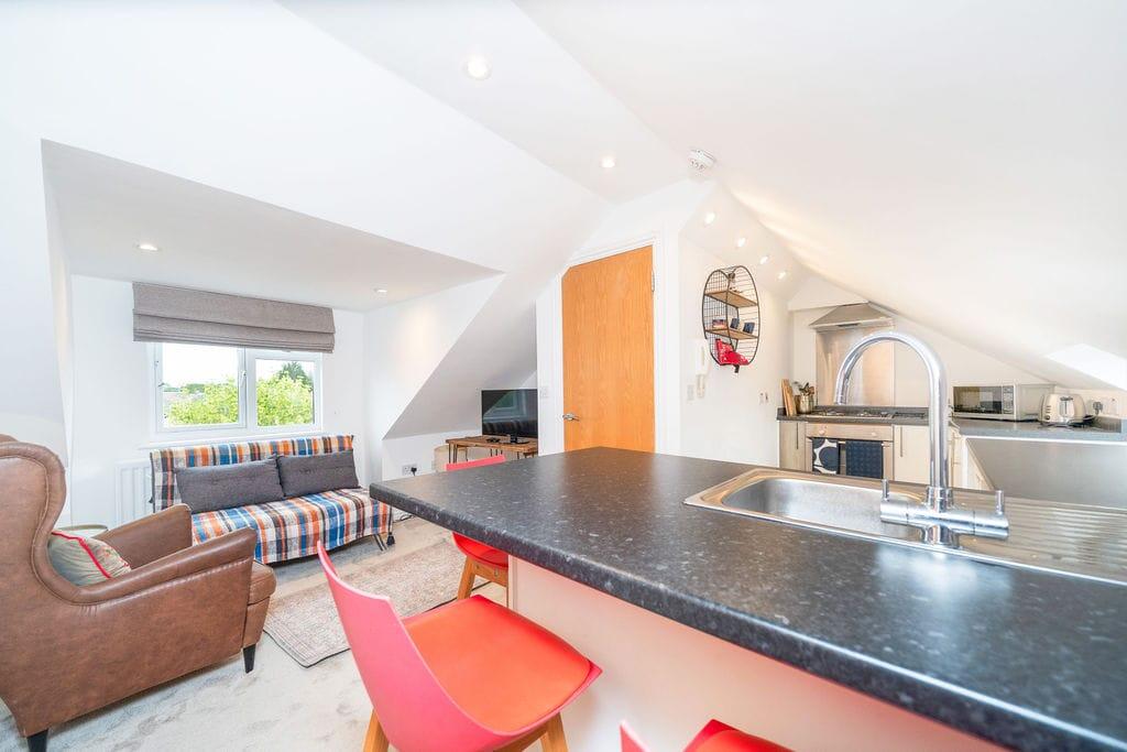 Apartment in Southall - View 4