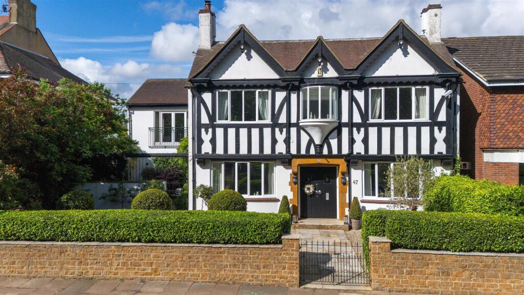Main image of property: Park Avenue South, Northampton