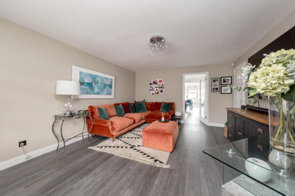 54 Craigour Drive, Edinburgh, EH17 - View 2