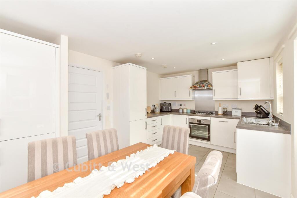 House in Portsmouth - View 4