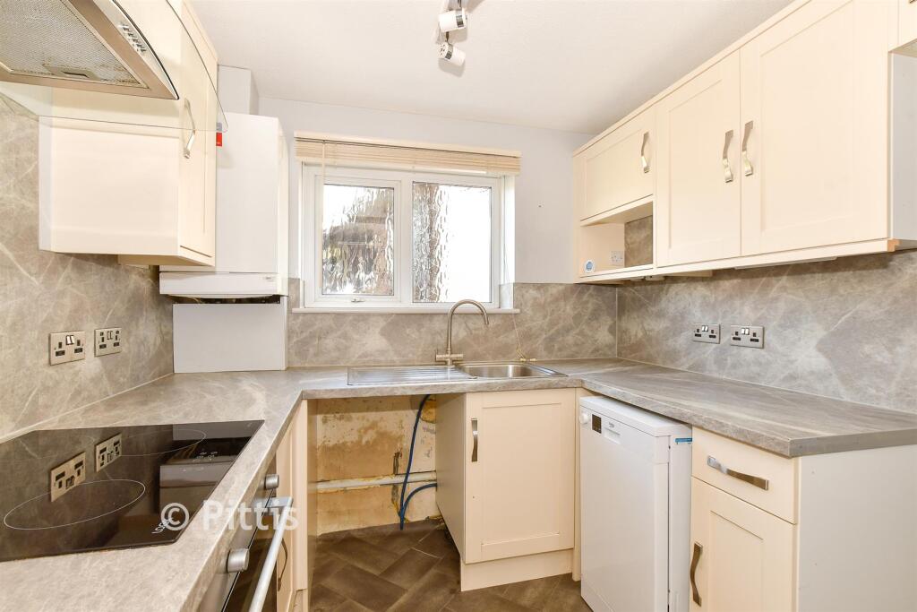 Apartment in Ventnor, Lowtherville - View 3
