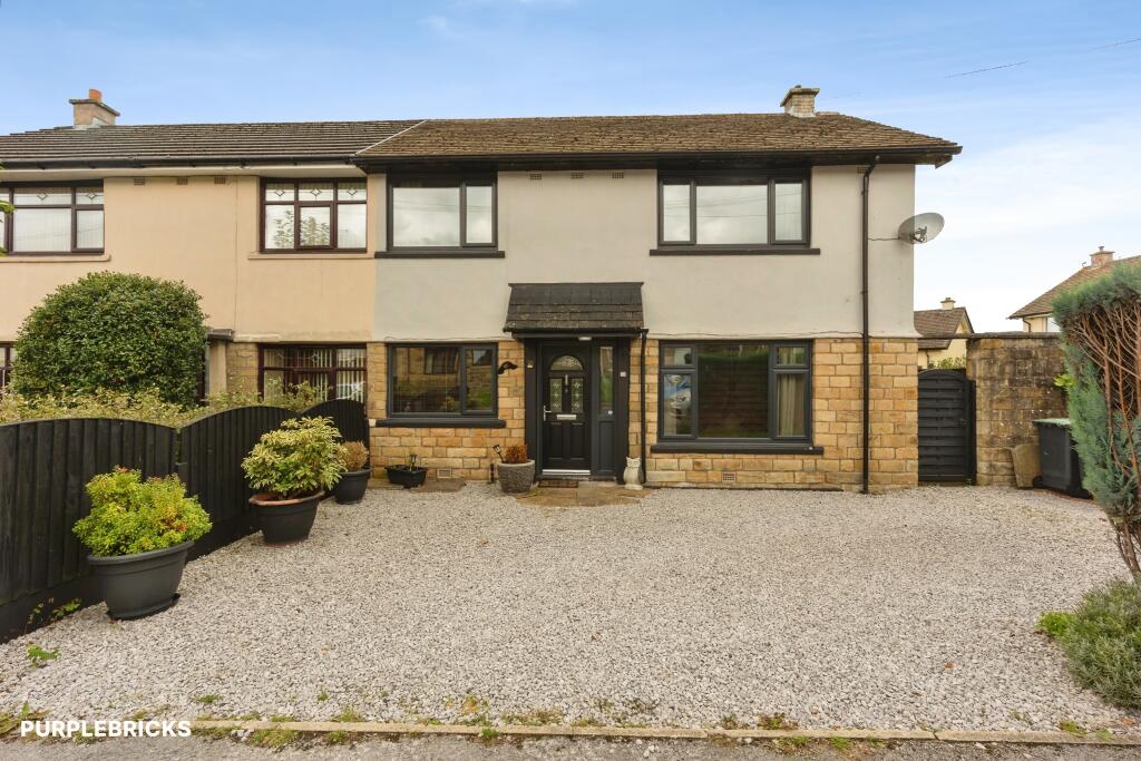 House in High Peak, Hadfield - View 2
