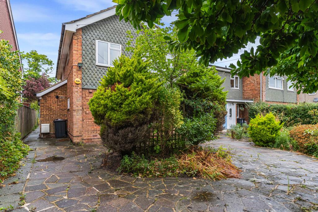 Main image of property: Holly Court, 44 Hawes Lane, West Wickham