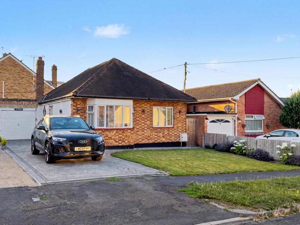 Main image of property: Albany Road, Rayleigh, SS6
