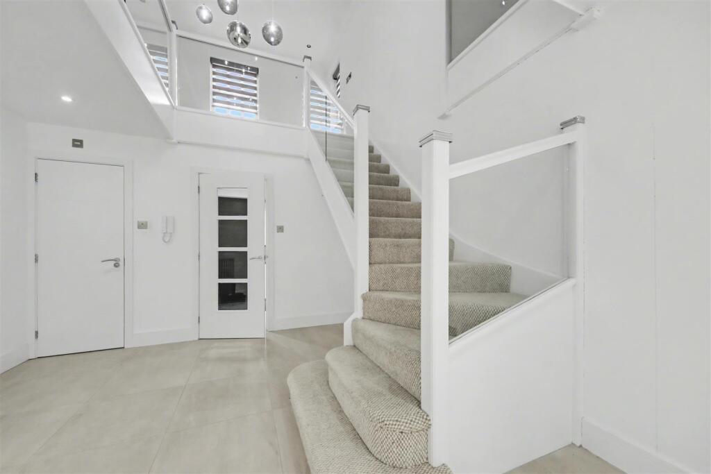 House in Watford - View 4