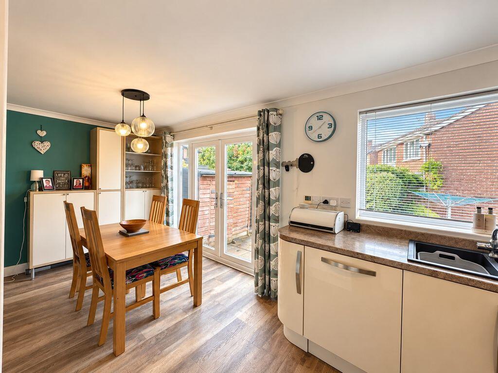 House in Lichfield, Burntwood - More