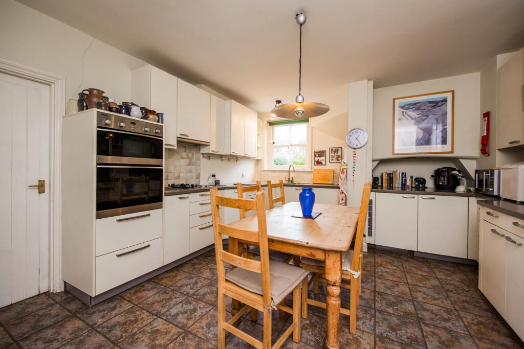 House in Tonbridge - More
